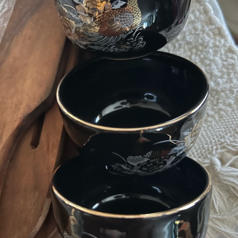 Elegant Black and Gold Floral Tea Cups